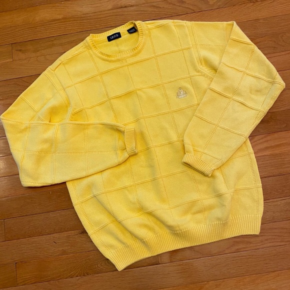 Izod Other - Men’s yellow IZOD Sweater